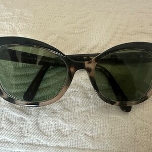 Kate Spade sunglasses with case and dust cloth (ladies)